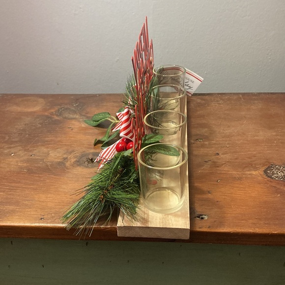 NWT- Red Metal MERRY CHRISTMAS- 4 Tier Wooden Glass LED Candle Holder Decoration - Picture 15 of 17